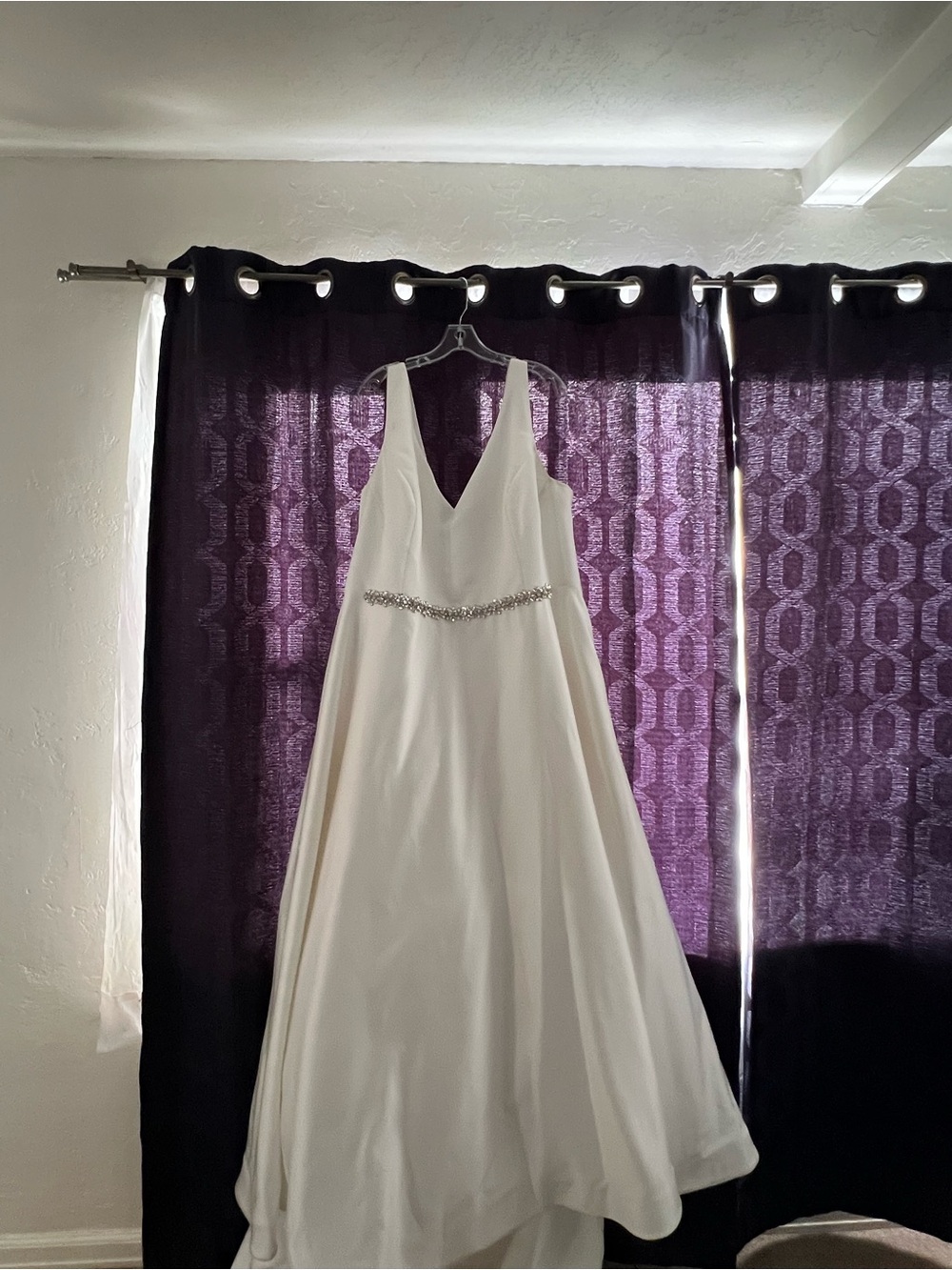 White V-Neck Women’s Dress with Beaded Waist